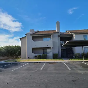 2bed-1-bath-condo-near-nellis-afb-the-strip.las-vegashotels.net/